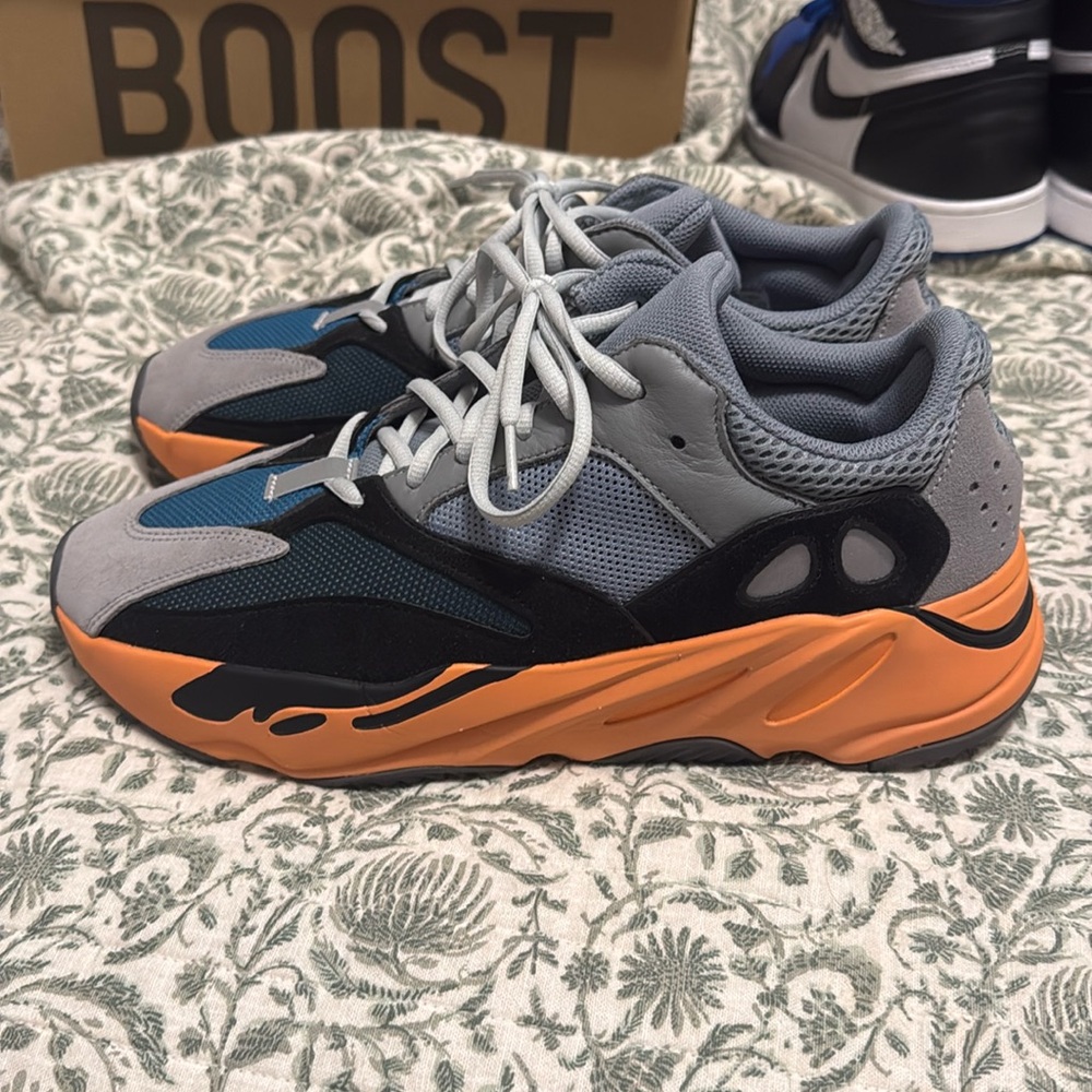Yeezy 700 v1 Wash Orange Size 12 Used 9.5/10 condition